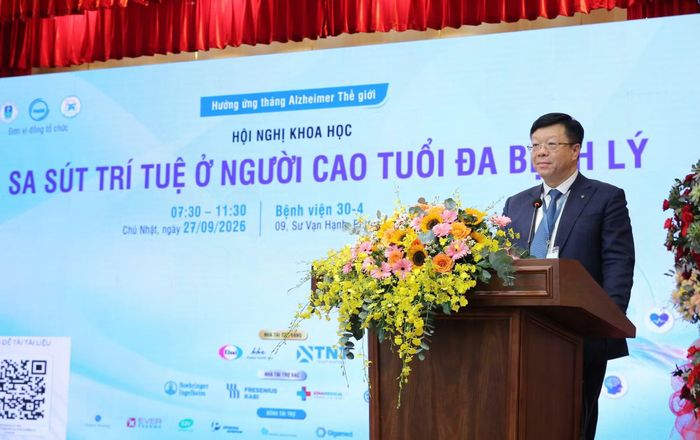 PGS.TS.BS Nguyễn Trung Anh, Giám đốc Bệnh viện Lão khoa Trung ương, phát biểu chào mừng hội nghị.