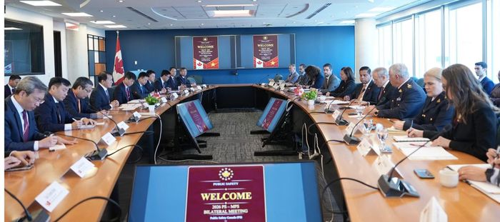 Quang cảnh hội đàm giữa Bộ Công an Việt Nam và Bộ An toàn công cộng Canada.