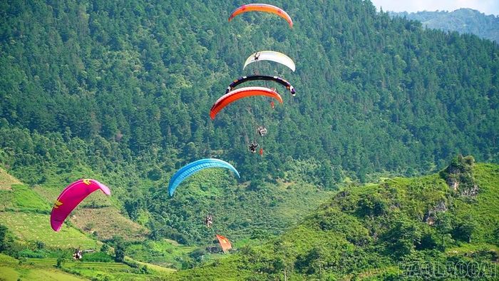 Thung lũng Tú Lệ với vẻ đẹp nên thơ của mùa lúa chín. Ảnh: Báo Lào Cai
