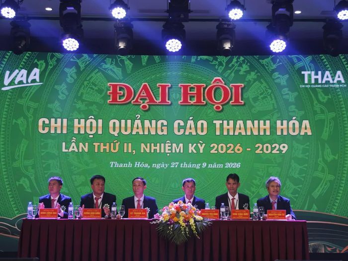 Đoàn chủ tịch Khóa 1.