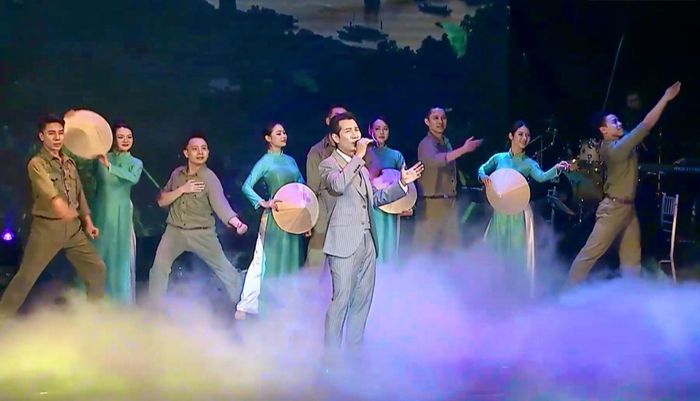 Chương trình có sự tham gia biểu diễn của các giọng ca được yêu mến. Ảnh: T.Du