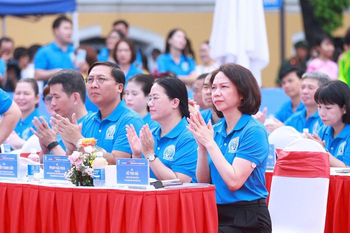 Cá đại biểu dự lễ khai mạc.