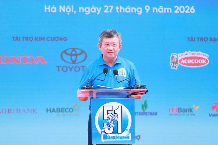 Ông Nguyễn Ngọc Kỳ, Chủ tịch Liên hiệp các tổ chức hữu nghị thành phố Hà Nội đọc Thông điệp hòa bình.