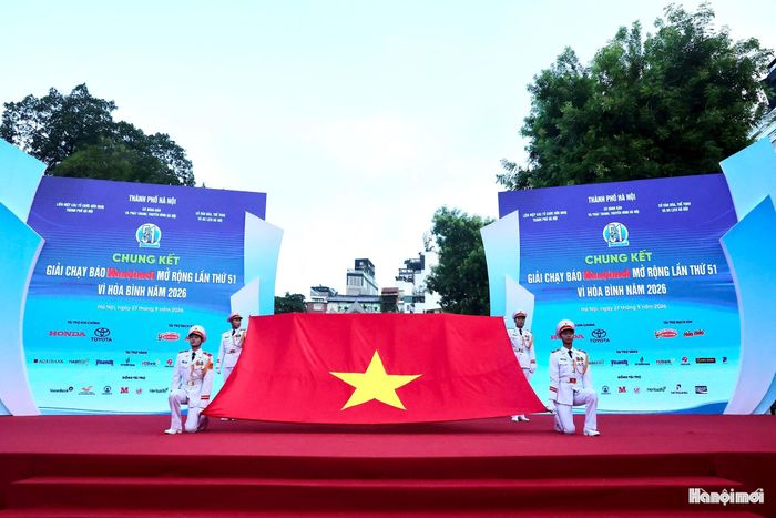 Ban Tổ chức tập luyện chuẩn bị cho lễ khai mạc.
