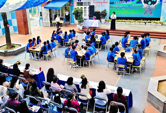 Chuyên đề giáo dục trí tuệ nhân tạo tại Trường Tiểu học và THCS Chương Dương. Ảnh: CTV