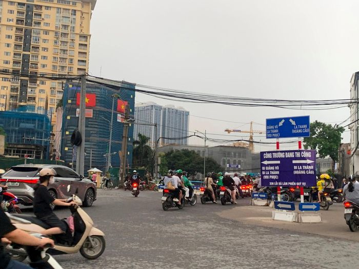 Ban Đô thị HĐND thành phố Hà Nội sẽ khảo sát tác động của các công trình đang thi công đối với giao thông. Ảnh: Tuấn Lương