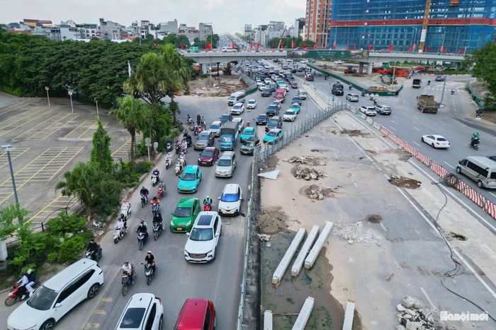 Trong thời gian trên là thời điểm lưu lượng phương tiện trên tuyến tăng cao, việc hạn chế các hướng chuyển dòng được kỳ vọng giảm xung đột, giúp phương tiện di chuyển ổn định hơn.