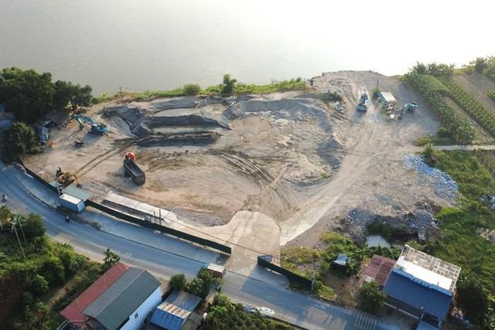 Toàn cảnh khu vực mỏ cát nhìn từ trên cao.