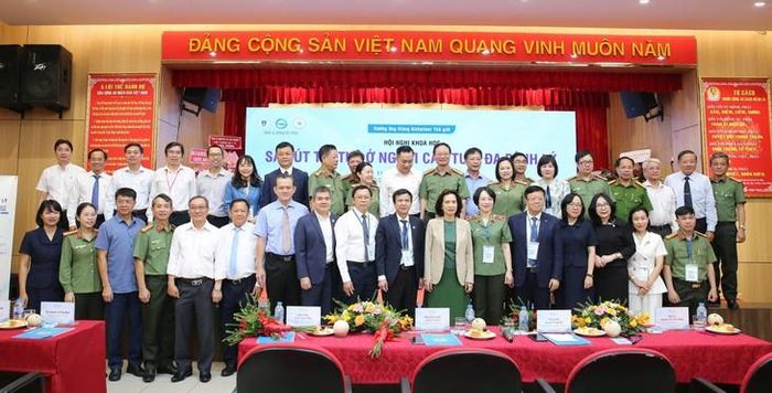 Theo Thứ trưởng Bộ Y tế, sa sút trí tuệ là một trong những thách thức lớn của quá trình già hóa dân số. Ảnh: P.Thương.