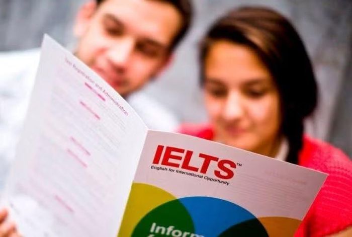  Thí sinh cần xem trường mình dự định đăng ký có sử dụng IELTS để quy đổi hay không, mức điểm nào được quy đổi và điểm quy đổi được đưa vào phương thức xét tuyển nào. Ảnh: Internet. 