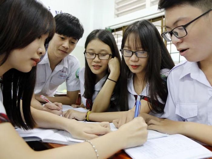 Học sinh lớp 9 ôn thi. (Ảnh minh họa: Hocmai.vn)