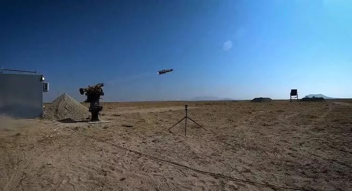 Công ty ROKETSAN bắt đầu chế tạo tổ hợp này vào năm 2016. Đến năm 2022, Quân đội Thổ Nhĩ Kỳ đã đưa KARAOK đi vào hoạt động.