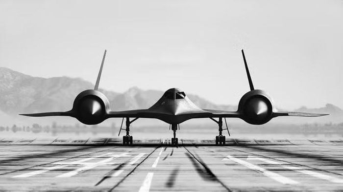 Theo nhiều chuyên gia phân tích, hoàn toàn không quá lời khi nói rằng SR-71 Blackbird là một chiếc máy bay huyền thoại, xét đến tầm ảnh hưởng đáng kể của nó đối với văn hóa đại chúng thời bấy giờ.