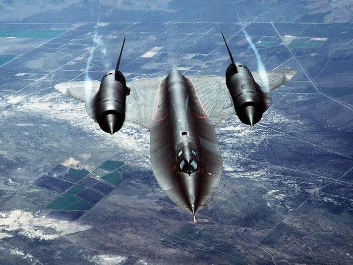 Chiếc SR-71 Blackbird được trưng bày nói trên mang số hiệu đuôi 844, nó là máy bay cuối cùng thuộc loại này được chế tạo, đồng thời cũng là chiếc cuối cùng cất cánh vào năm 1999.