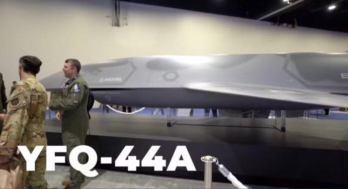 Vào giữa năm nay, chiếc Fury đã tiến hành thử nghiệm toàn bộ quy trình tiêu diệt mục tiêu trên không khi nhận dữ liệu từ bên ngoài, xử lý tự động thông qua hệ thống Lattice và tiến hành bắn tên lửa AIM-120 AMRAAM.