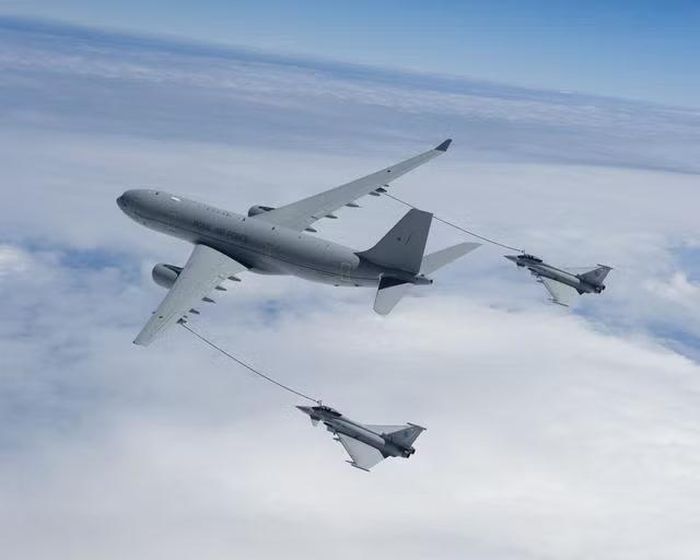 A330 MRTT đảm bảo việc tiếp nhiên liệu cho máy bay chiến đấu thông qua các cụm thiết bị vòi bơm dưới cánh và dưới thân, sử dụng hệ thống ống dẫn hình nón hoặc thanh cứng.
