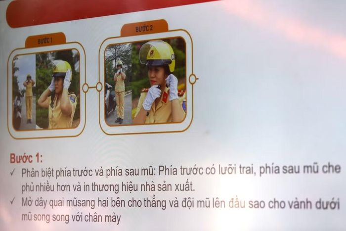 Các hình ảnh minh họa trực quan cũng được trình chiếu giúp học sinh dễ hiểu