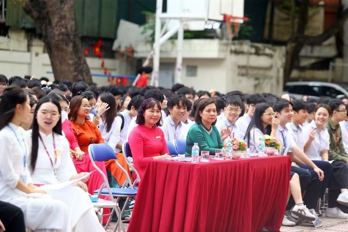 Buổi tọa đàm mang ý nghĩa sâu sắc không chỉ đối với các em học sinh mà còn với cả các thầy cô giáo trong công tác phối hợp giáo dục, xây dựng văn hóa giao thông an toàn, văn minh từ môi trường học đường