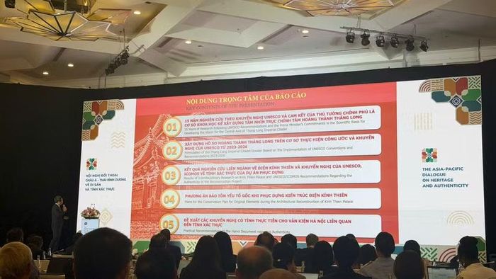 Ông Nguyễn Thanh Quang, Giám đốc Trung tâm Bảo tồn Di sản Thăng Long - Hà Nội trình bày báo cáo về quá trình nghiên cứu phục dựng, phương án bảo tồn yếu tố gốc Điện Kính Thiên