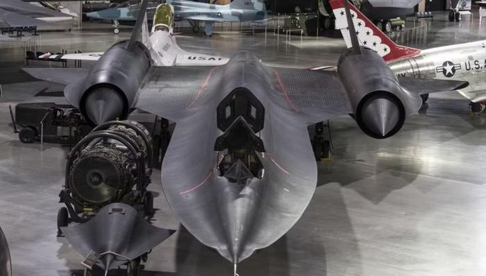 Tại triển lãm hàng không EAA AirVenture hồi tháng 7, ông Isaacman còn được hỏi muốn lái loại máy bay nào mà ông chưa từng điều khiển.