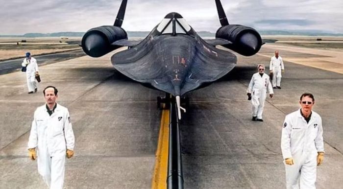 Chiếc máy bay mang số đuôi NASA 844, số hiệu quân sự 61-7980, được NASA xác nhận là chiếc SR-71 cuối cùng thực hiện chuyến bay.