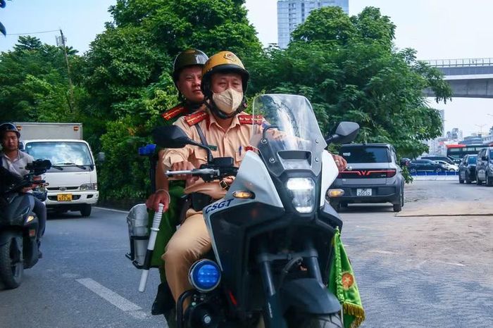 Tăng cường phối hợp với Công an cấp xã tuần tra kiểm soát, đảm bảo trật tự an toàn giao thông trên các tuyến, đặc biệt các tuyến, nút giao trọng điểm