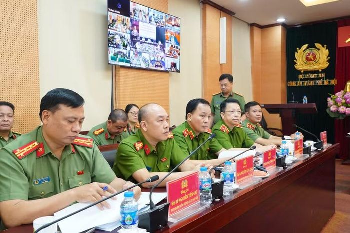 Các đồng chí Phó Giám đốc CATP dự buổi làm việc