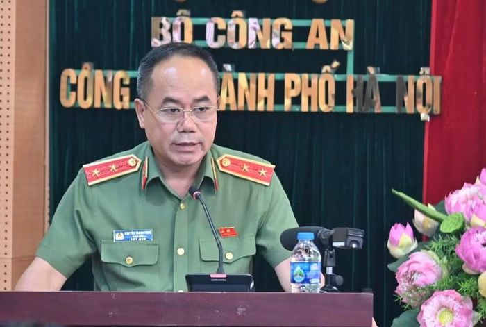 Trung tướng Nguyễn Thanh Tùng, Giám đốc CATP Hà Nội tiếp thu các ý kiến chỉ đạo của đồng chí Bí thư Thành uỷ
