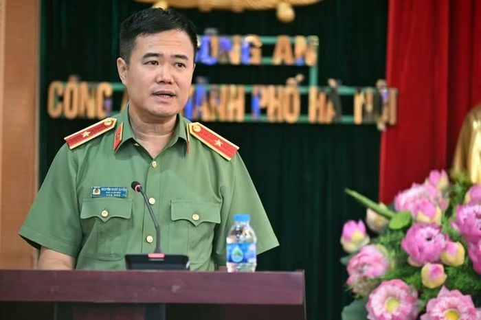 Thiếu tướng Nguyễn Ngọc Quyền, Phó Bí thư Đảng ủy, Phó Giám đốc CATP báo cáo tóm tắt kết quả 9 tháng qua của CATP