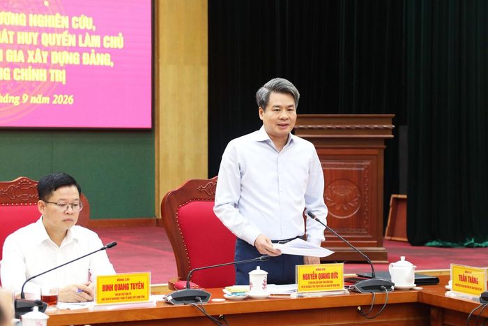Phó Bí thư Đảng ủy MTTQ, các đoàn thể Trung ương Nguyễn Quang Đức phát biểu tại buổi làm việc.