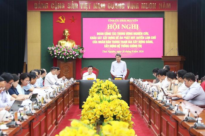 Đoàn công tác Đảng ủy MTTQ, các đoàn thể Trung ương do ông Nguyễn Quang Đức - Ủy viên Trung ương Đảng, Phó Bí thư Đảng ủy MTTQ, các đoàn thể Trung ương làm Trưởng đoàn tại buổi làm việc với tỉnh Thái Nguyên.
