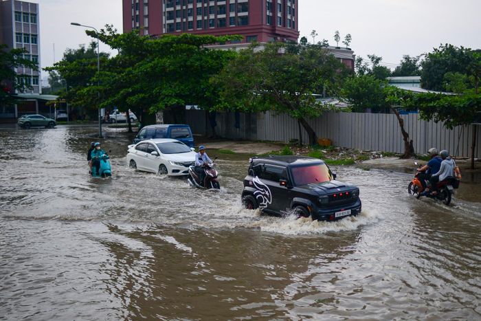  Số liệu từ các trạm đo trọng điểm vùng hạ lưu sông Sài Gòn từ Đài Khí tượng thủy văn Nam Bộ cho thấy mực nước đỉnh triều ở trạm Phú An và trạm Nhà Bè dự kiến đạt từ 1,6 m đến 1,65 m, xấp xỉ hoặc cao hơn mức báo động 3 khoảng 0,05 m. 