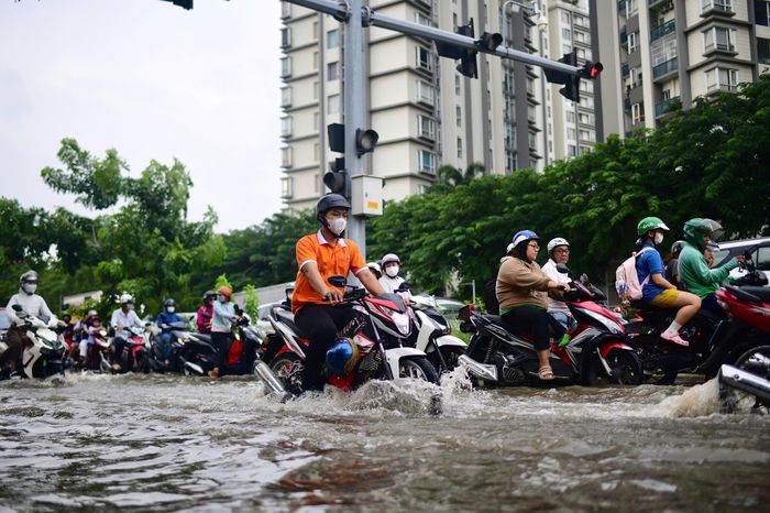  Đặc biệt, mức nước tại trạm Thủ Dầu Một có khả năng chạm mốc 1,75-1,85 m, vượt báo động 3 từ 0,15 m đến 0,25 m. Cơ quan khí tượng xác định độ rủi ro thiên tai do triều cường tại các khu vực xung quanh trạm ở mức báo động 2. 