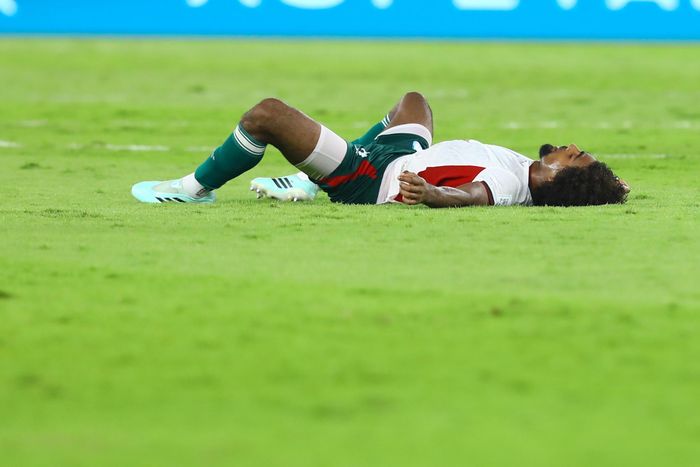  Sau trận, Choudhury nằm vật xuống sân thất vọng. Bangladesh đã thua cả hai trận và còn chưa gặp chủ nhà Indonesia, đội đang được đánh giá là mạnh nhất giải năm nay. 