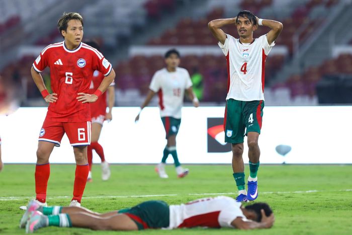  Bangladesh không đủ sức tấn công để xuyên thủng hàng phòng ngự của Singapore, vốn từng gây khó khăn cả cho những đội tuyển như Việt Nam hay Thái Lan. Với thứ hạng FIFA 181, Bangladesh hiện tại không đủ khả năng đối đầu nhóm “ông kẹ” của bóng đá Đông Nam Á. 