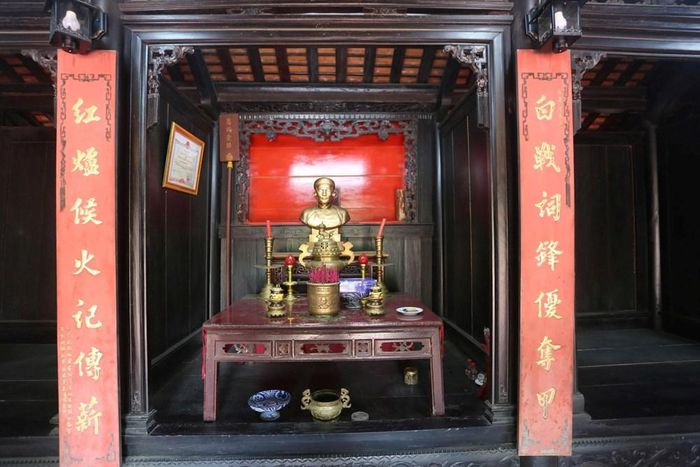 Gian thờ cụ Huỳnh Thúc Kháng tại căn nhà lưu niệm ở xã Thạnh Bình