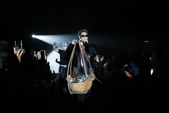 OSAD cùng đôi quang gánh xuất hiện trong fan meeting