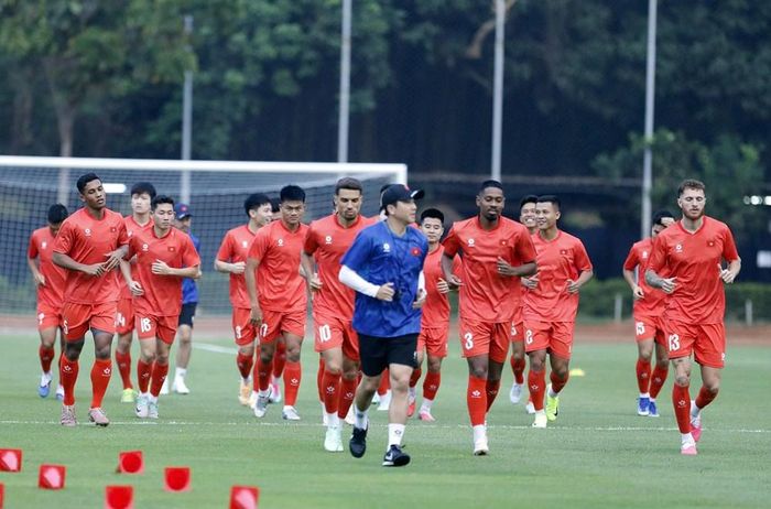 Đội tuyển Việt Nam tích cực tập luyện, chuẩn bị cho trận đấu quan trọng với Thái Lan