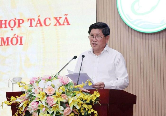 Phó Chủ tịch UBND tỉnh Cà Mau Lê Văn Sử phát biểu