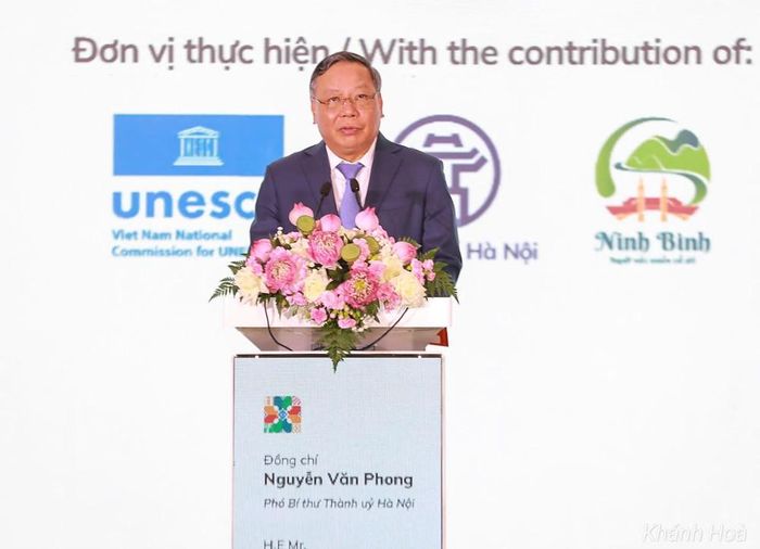 Phó Bí thư Thành ủy Hà Nội Nguyễn Văn Phong phát biểu tại Hội nghị. Ảnh: BTC