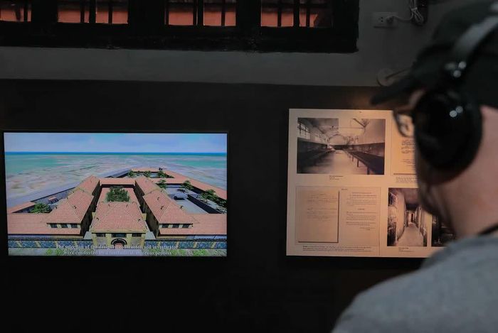 Bộ phim 3D hiện đại ứng dụng công nghệ tiên tiến, mang đến cho du khách góc nhìn trực quan và sinh động giới thiệu về kiến trúc độc đáo của nhà tù, giúp người xem dễ dàng hình dung quy mô lịch sử nơi đây