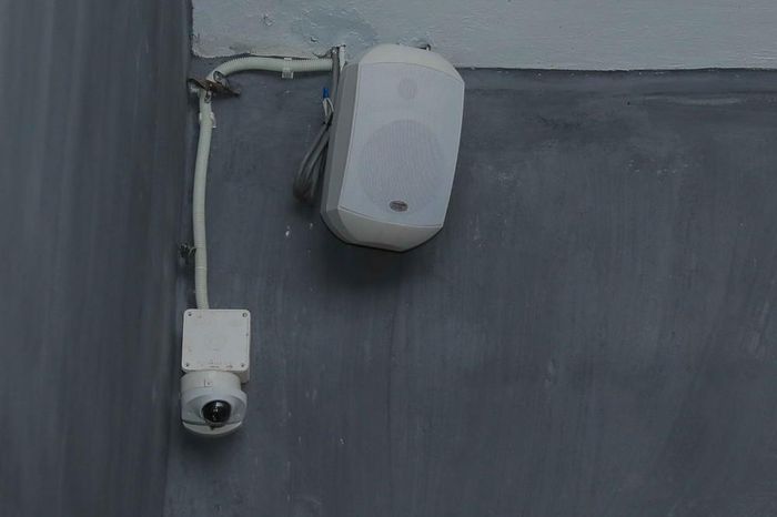 Hệ thống âm thanh và camera hiện đại tại Di tích Nhà tù Hỏa Lò góp phần nâng cao chất lượng phục vụ, bảo đảm an ninh, an toàn và trải nghiệm cho du khách