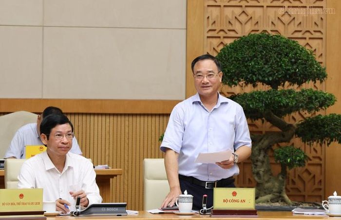 Thứ trưởng Bộ Công an Phạm Thế Tùng phát biểu tại phiên họp - Ảnh: chinhphu.vn/Thu Giang