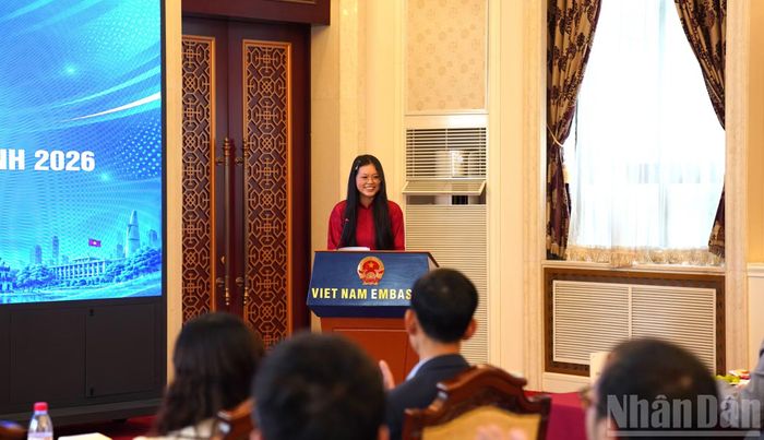 Bạn Nguyễn Lê Mỹ Anh, tân sinh viên chuyên ngành Kinh tế Đại học Thanh Hoa, chia sẻ những cảm nhận và trải nghiệm mới mẻ trong những ngày đầu tại Bắc Kinh.