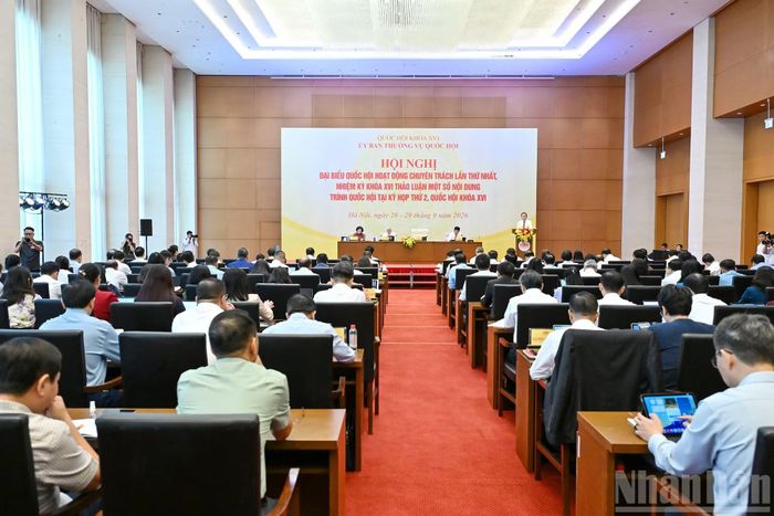 Quang cảnh Hội nghị đại biểu Quốc hội hoạt động chuyên trách lần thứ nhất, nhiệm kỳ khóa XVI.