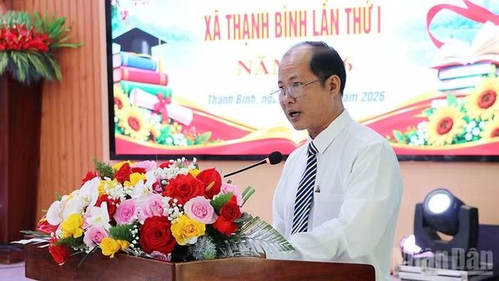 Phó Chủ tịch Ủy ban nhân dân xã Thạnh Bình Nguyễn Đình Tứ phát biểu tại lễ trao giải. (Ảnh: QV)