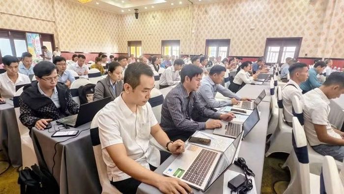 Các đại biểu tham dự hội nghị tuyên truyền, phổ biến "Bộ Quy tắc ứng xử văn hóa trên môi trường số". (Ảnh: LƯƠNG TÙNG)