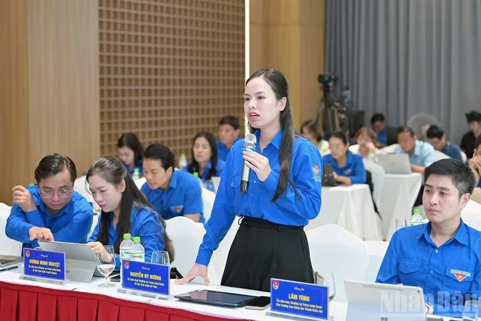Các đại biểu thảo luận, cho ý kiến về các nội dung công tác Đoàn và phong trào thanh thiếu nhi năm 2027. (Ảnh: LINH PHAN)