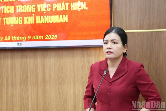 Phó Chủ tịch Thường trực Ủy ban nhân dân tỉnh Quảng Ngãi Y Ngọc phát biểu tại lễ khen thưởng. (Ảnh: HIỂN CỪ)