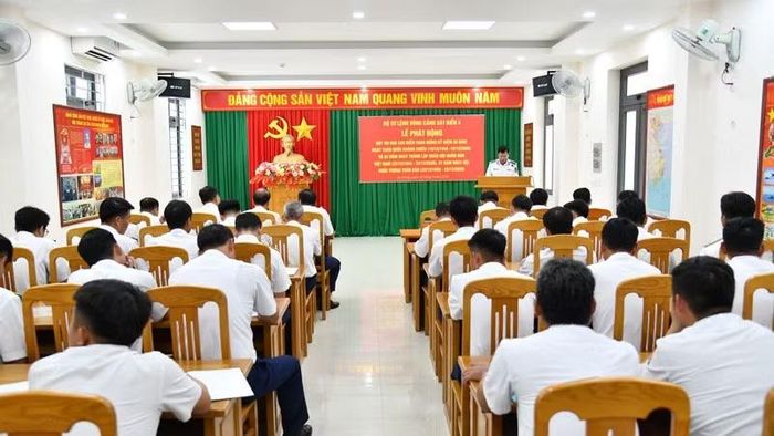  Quang cảnh buổi Lễ phát động thi đua. (Ảnh: Bộ Tư lệnh Vùng Cảnh sát biển 4 cung cấp) 